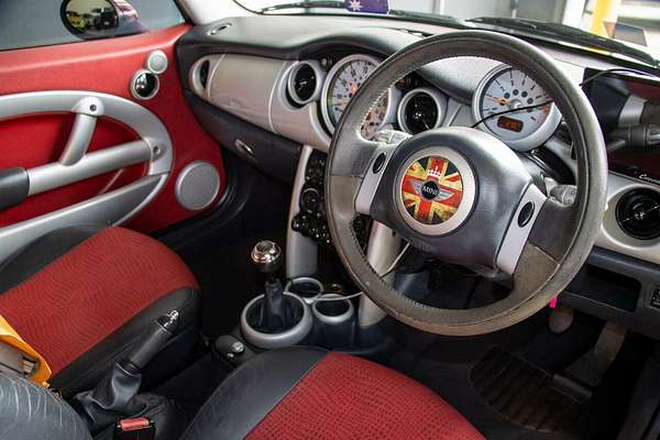 2003 MINI Hatch Cooper R50