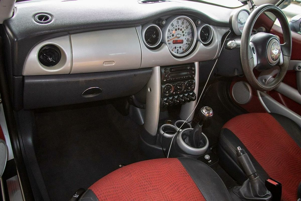 2003 MINI Hatch Cooper R50