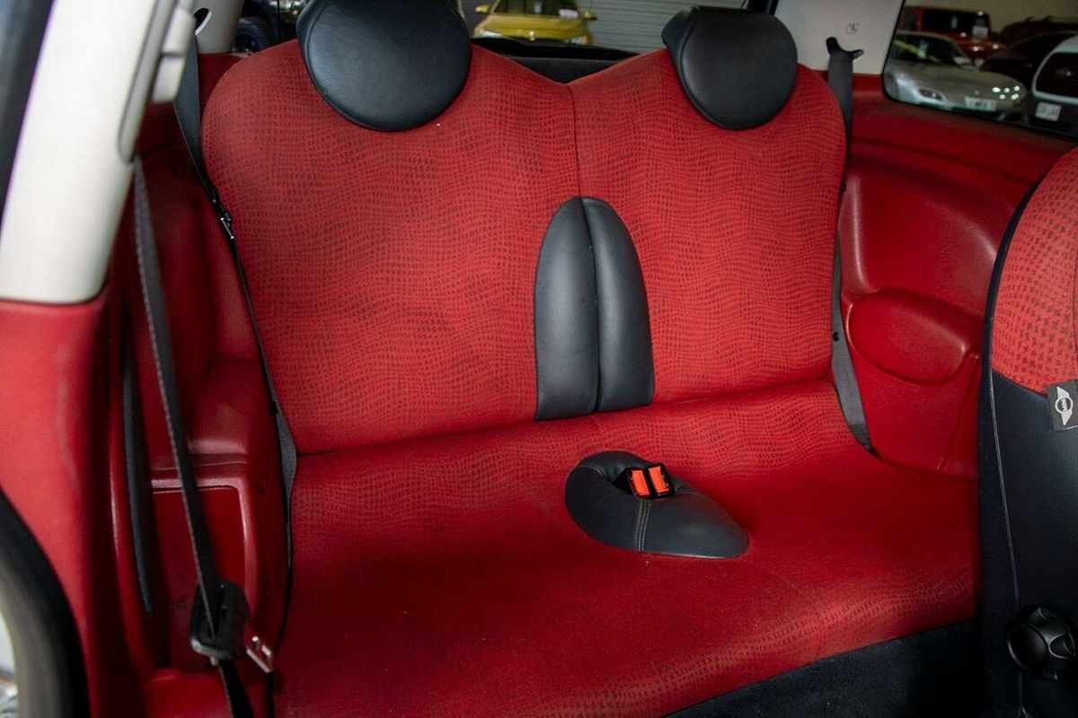 2003 MINI Hatch Cooper R50