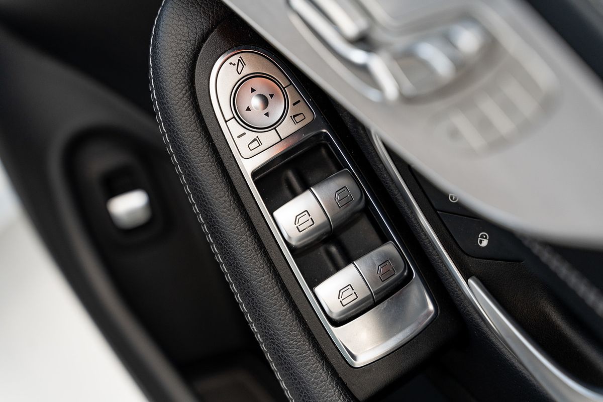 2017 Mercedes-Benz C-Class C300 A205