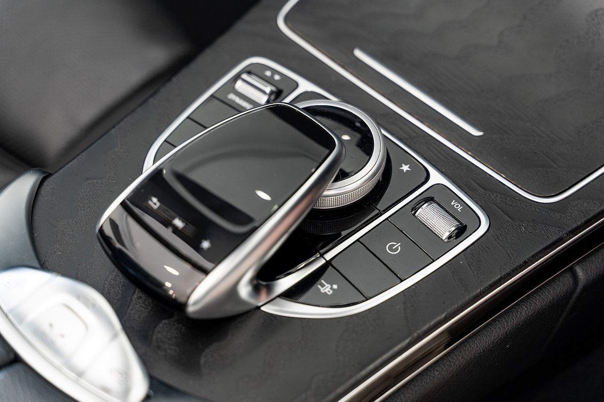 2017 Mercedes-Benz C-Class C300 A205
