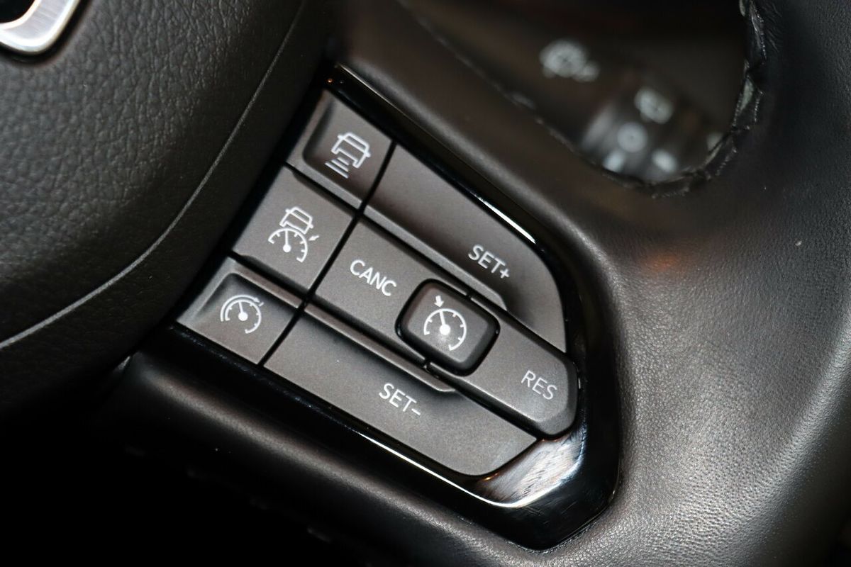 2023 Jeep Compass Night Eagle M6