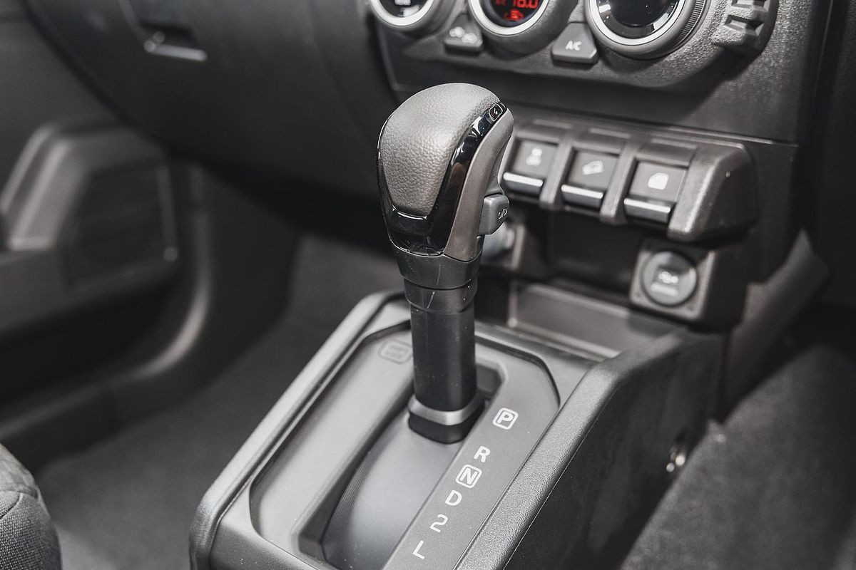 2024 Suzuki Jimny GLX GJ