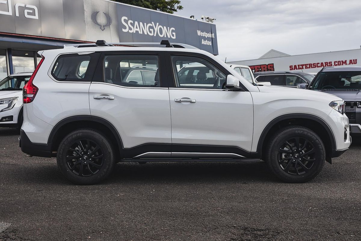 2023 Mahindra Scorpio Z8