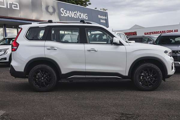 2023 Mahindra Scorpio Z8