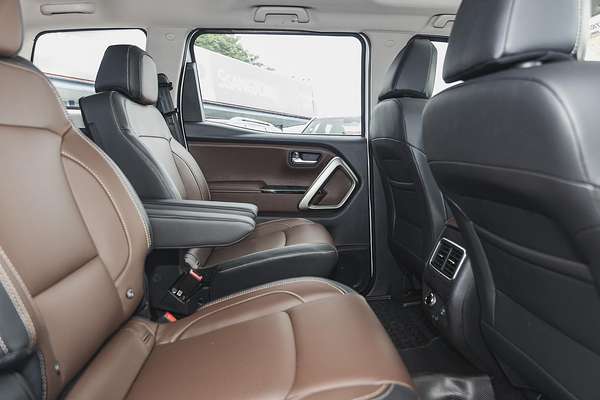 2023 Mahindra Scorpio Z8