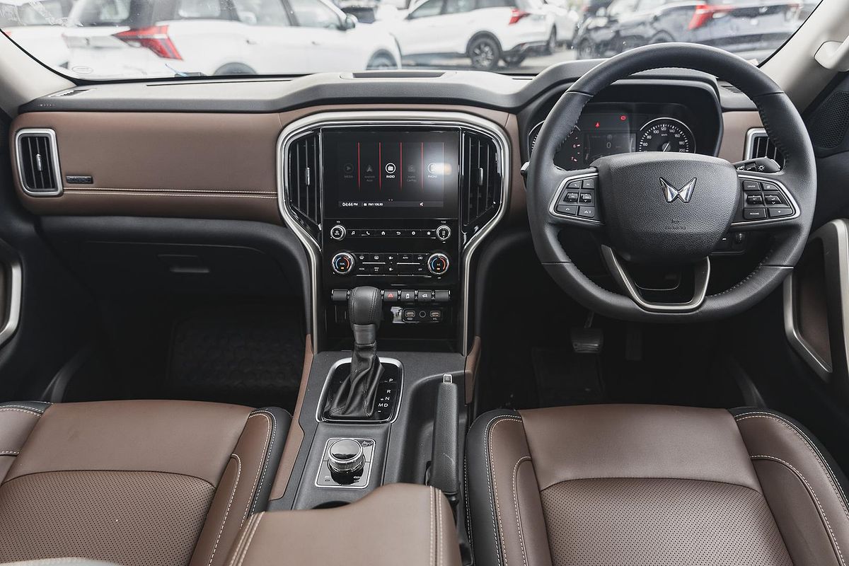 2023 Mahindra Scorpio Z8
