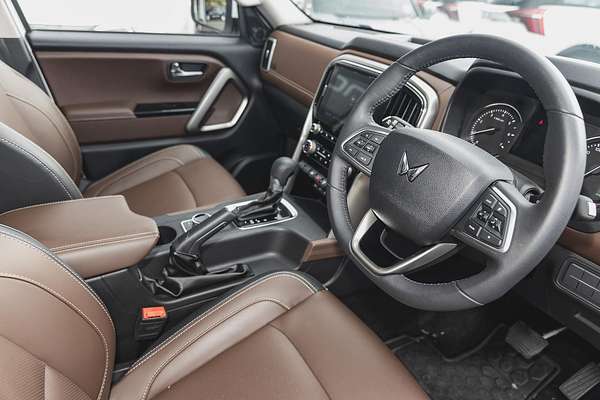 2023 Mahindra Scorpio Z8