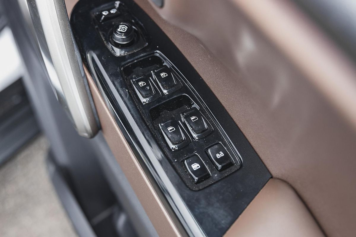 2023 Mahindra Scorpio Z8