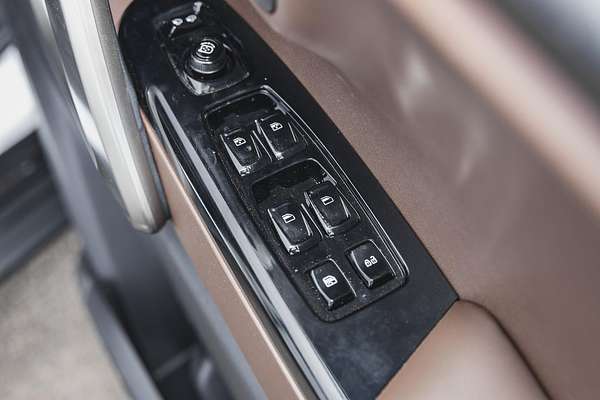 2023 Mahindra Scorpio Z8
