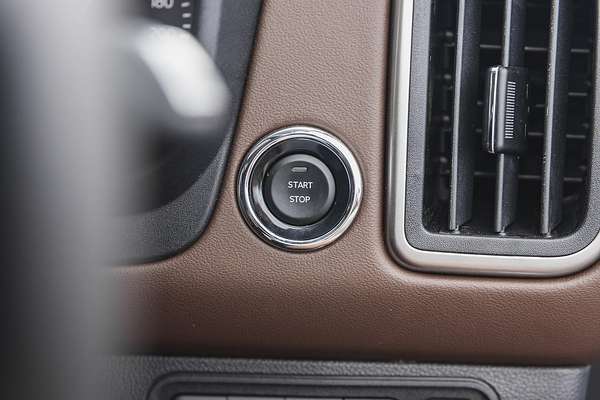 2023 Mahindra Scorpio Z8