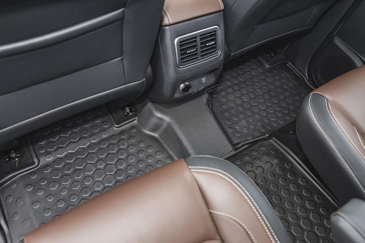 2023 Mahindra Scorpio Z8