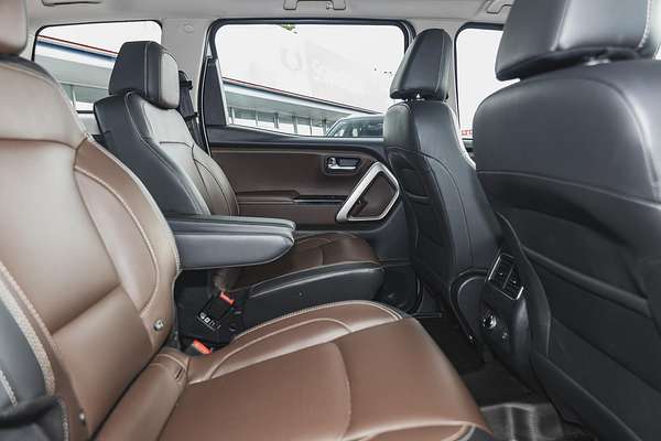 2023 Mahindra Scorpio Z8L