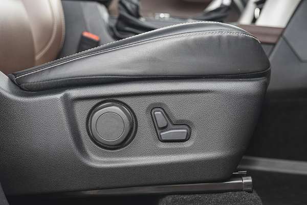 2023 Mahindra Scorpio Z8L