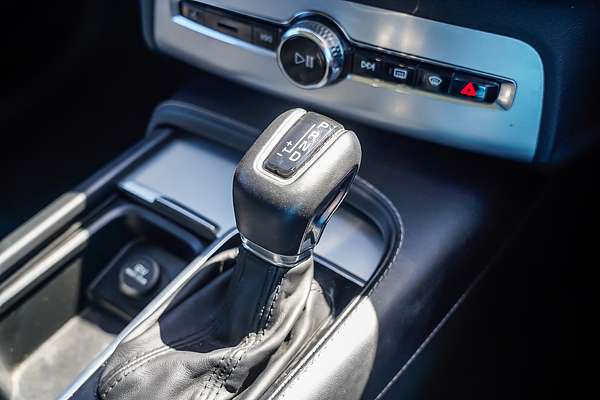 2019 Volvo XC90 D5 Momentum