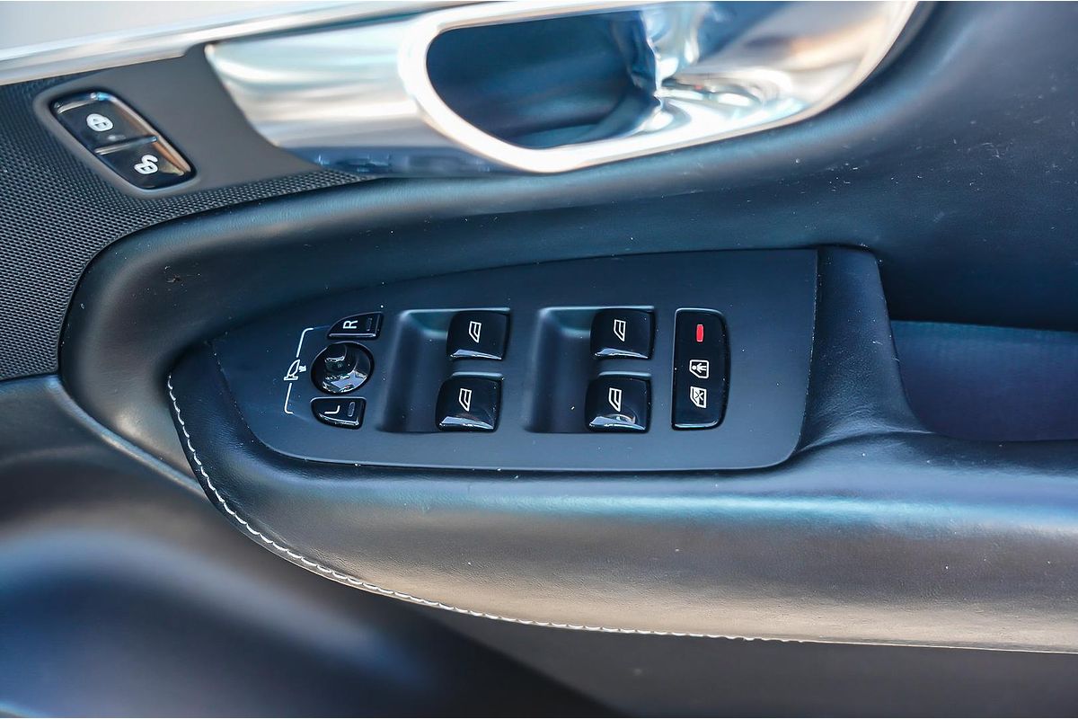 2019 Volvo XC90 D5 Momentum
