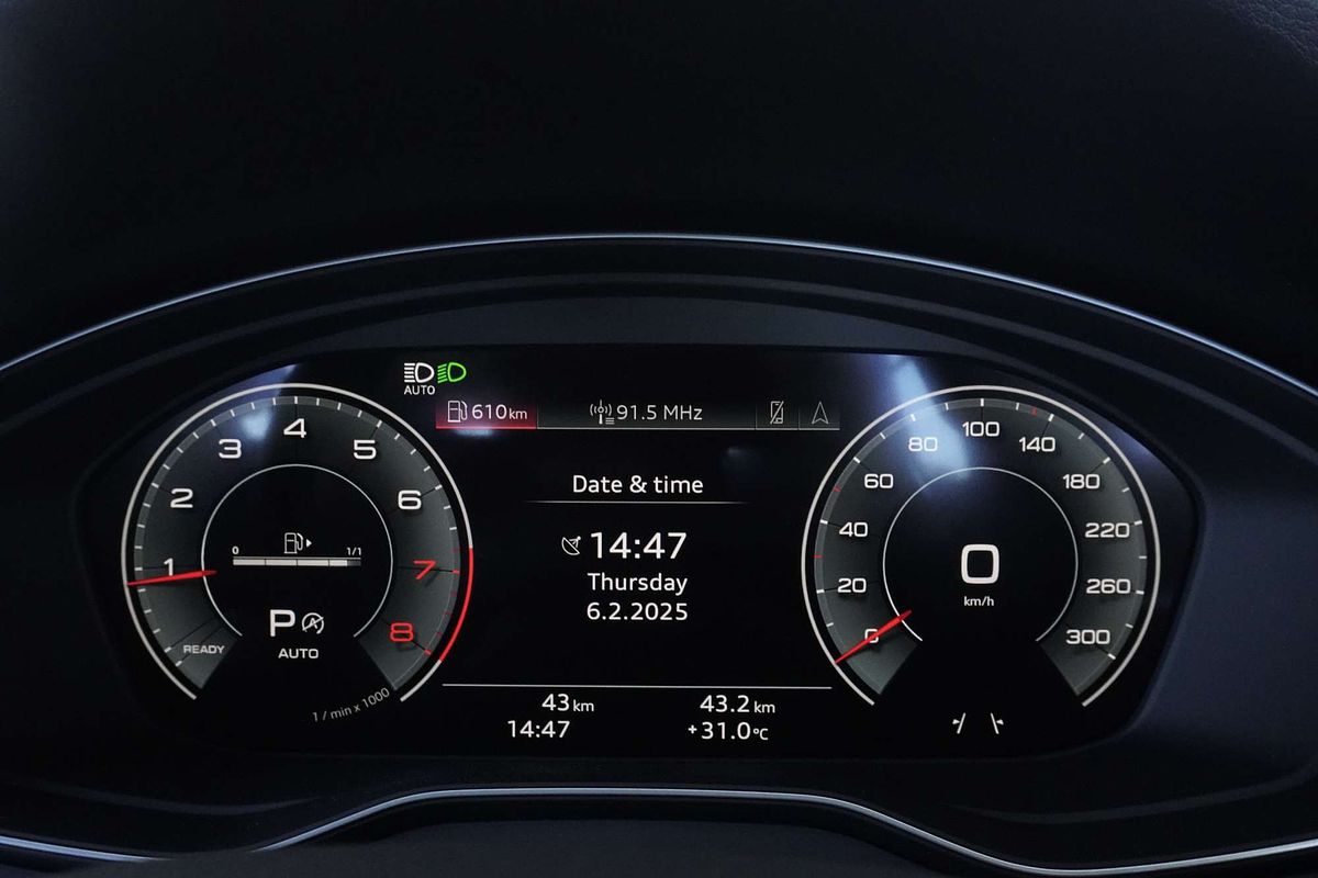 2024 Audi Q5 45 TFSI S line FY
