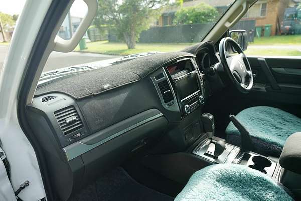 2017 Mitsubishi Pajero GLX LWB (4x4) NX MY17