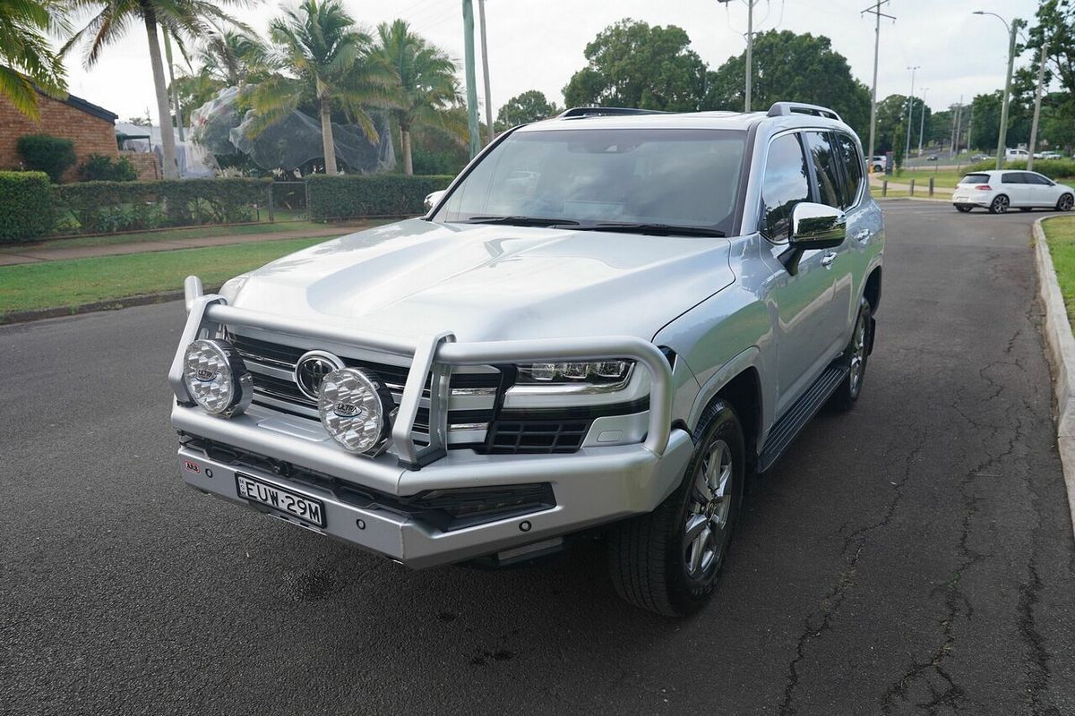 2022 Toyota Landcruiser LC300 Sahara (4x4) FJA300R
