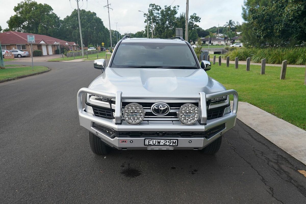 2022 Toyota Landcruiser LC300 Sahara (4x4) FJA300R