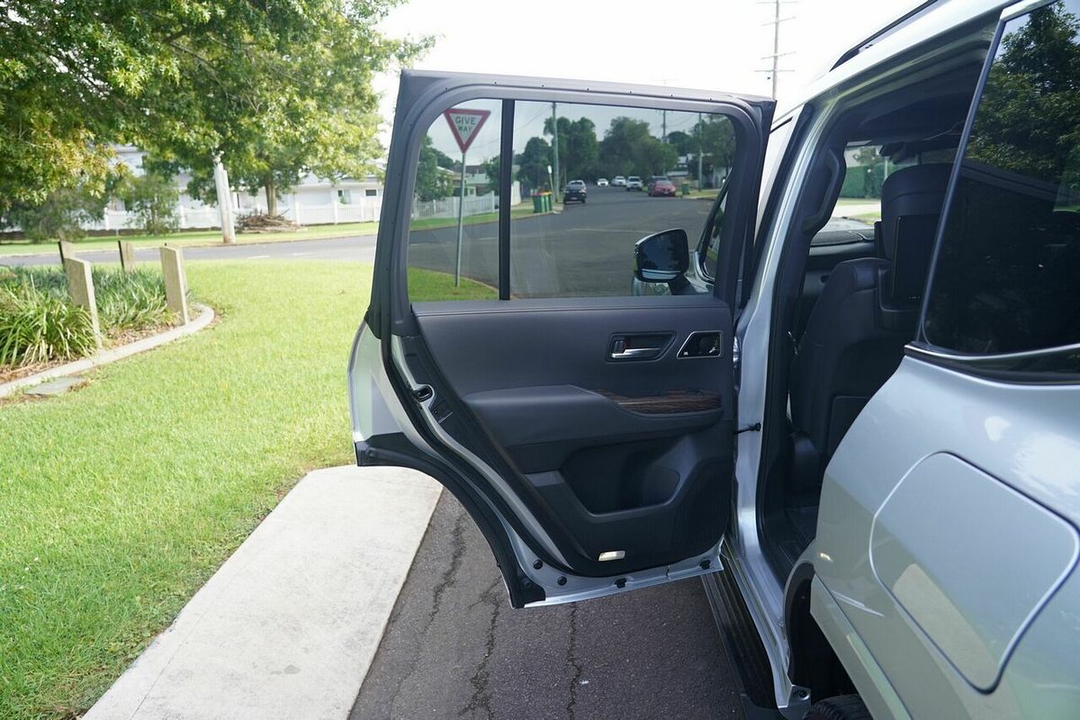 2022 Toyota Landcruiser LC300 Sahara (4x4) FJA300R