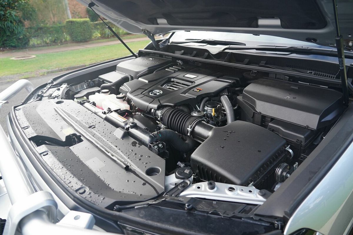 2022 Toyota Landcruiser LC300 Sahara (4x4) FJA300R