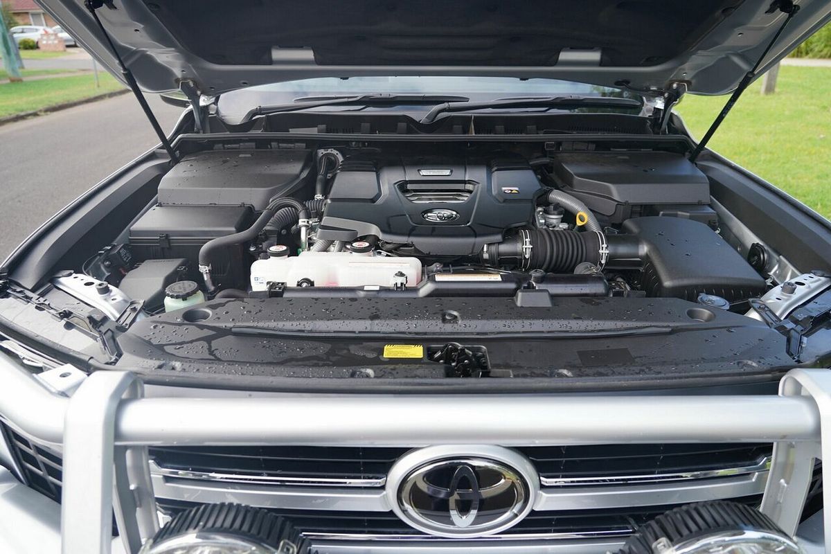 2022 Toyota Landcruiser LC300 Sahara (4x4) FJA300R