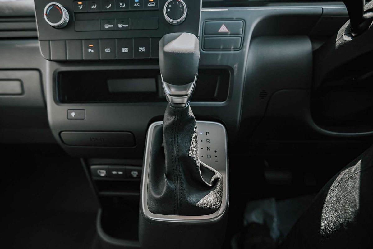 2024 Hyundai STARIA LOAD  US4.V3