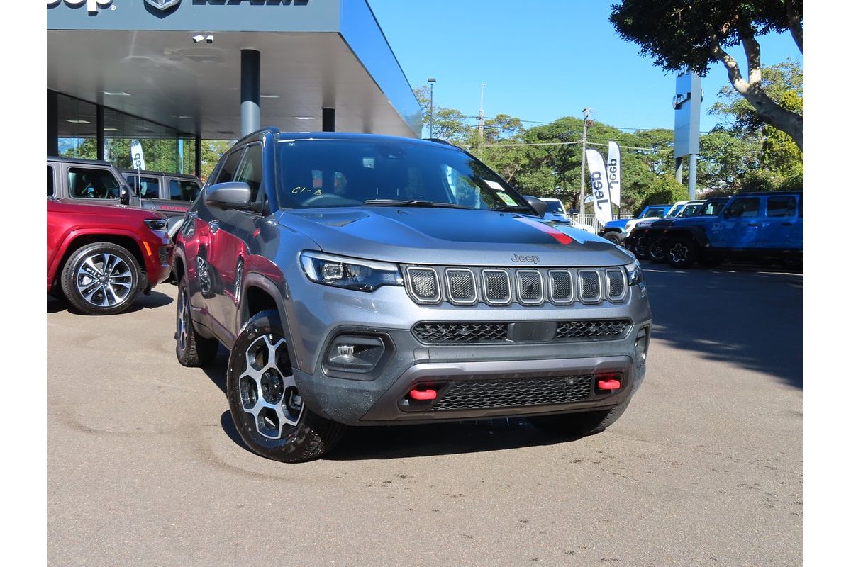 2023 Jeep Compass Trailhawk M6