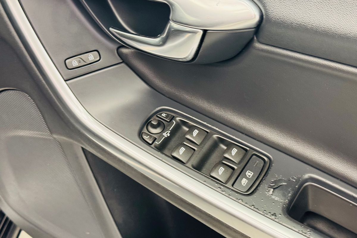 2014 VOLVO S60 POLESTAR 6 SP AUTOMATIC 4D SEDAN TV6 