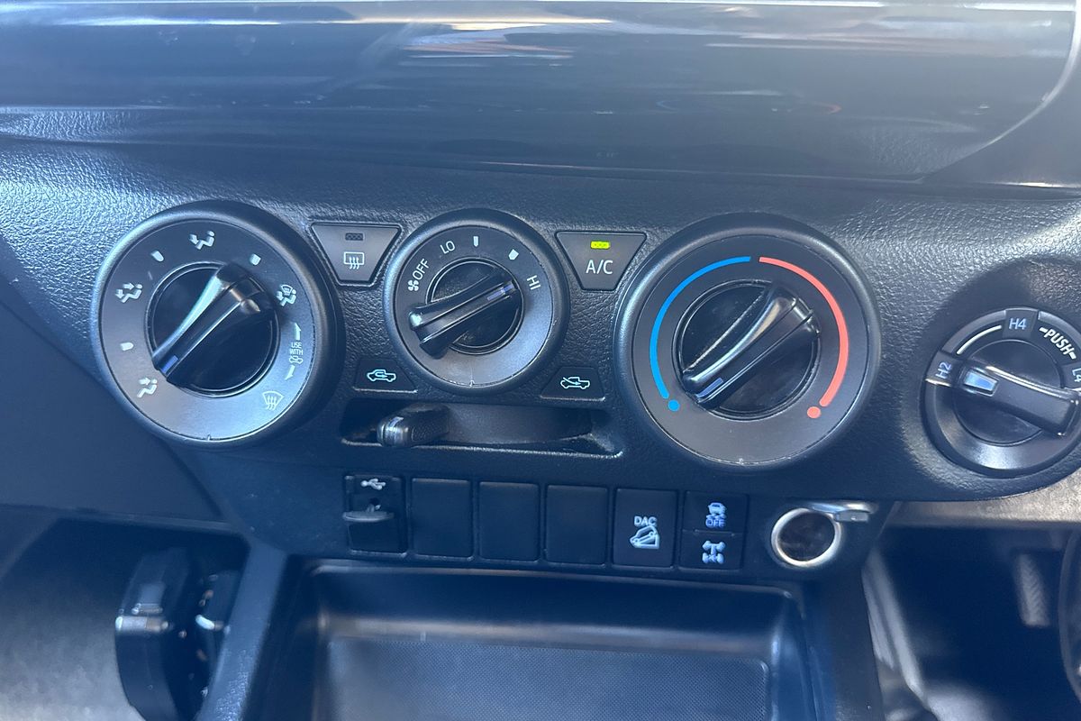 2021 Toyota Hilux SR GUN126R 4X4