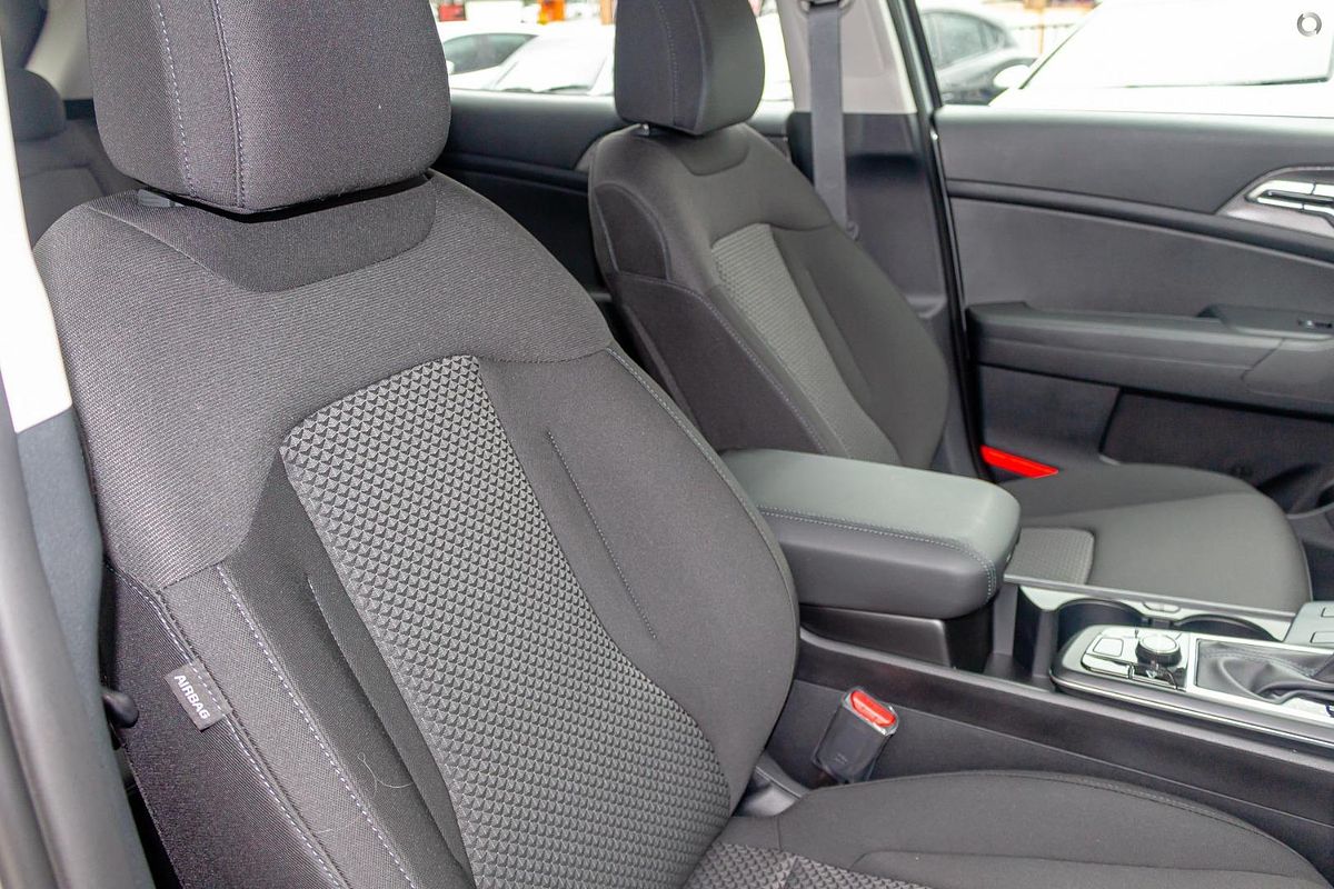 2025 Kia Sportage S NQ5
