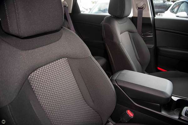2025 Kia Sportage S NQ5