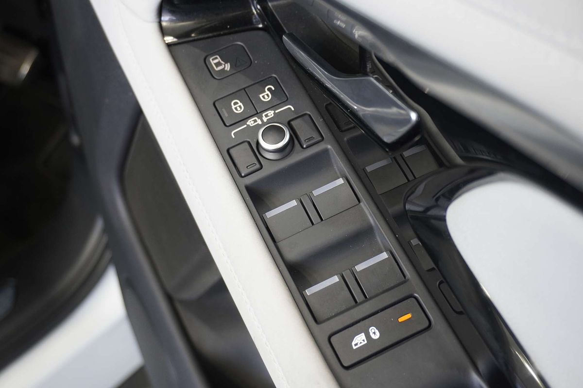2019 Land Rover Range Rover Evoque P250 First Edition L551