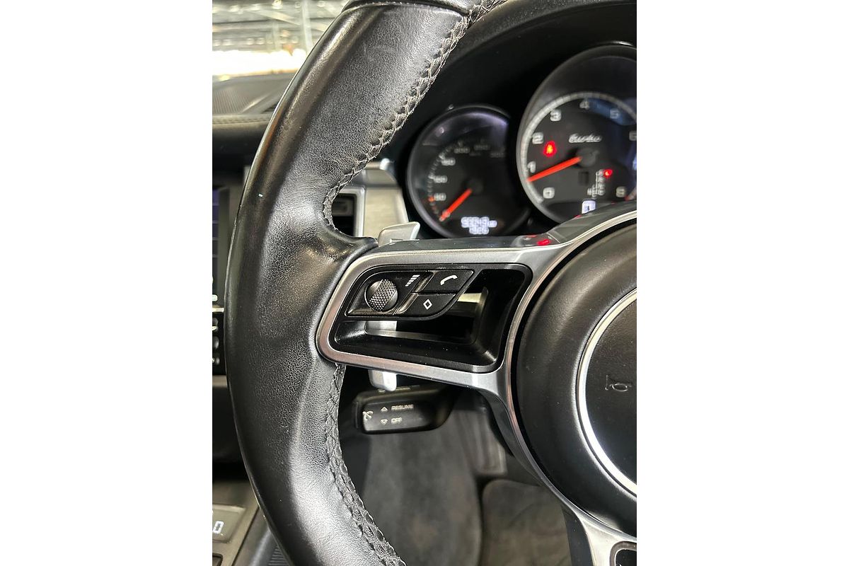 2015 Porsche Macan Turbo 95B