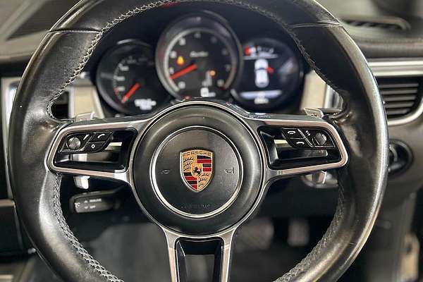 2015 Porsche Macan Turbo 95B
