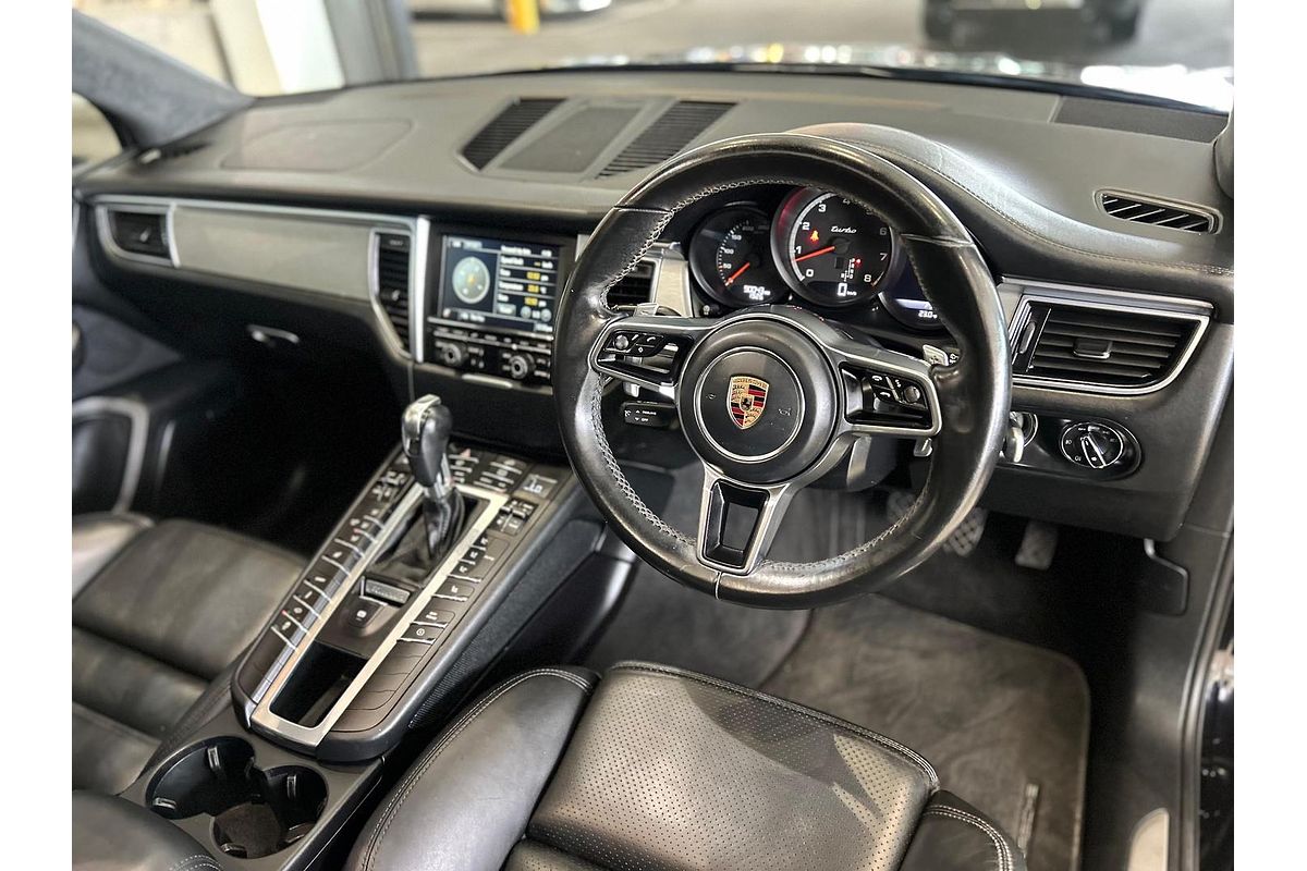 2015 Porsche Macan Turbo 95B