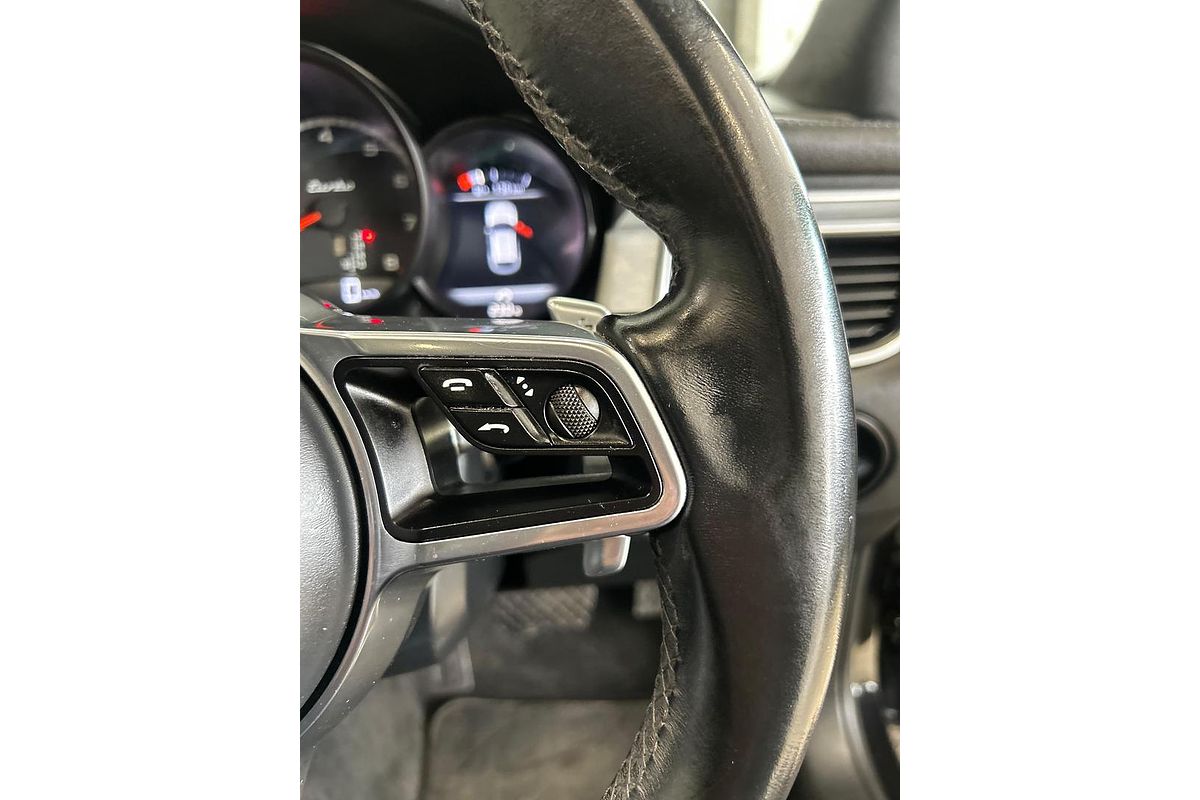 2015 Porsche Macan Turbo 95B