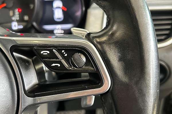 2015 Porsche Macan Turbo 95B