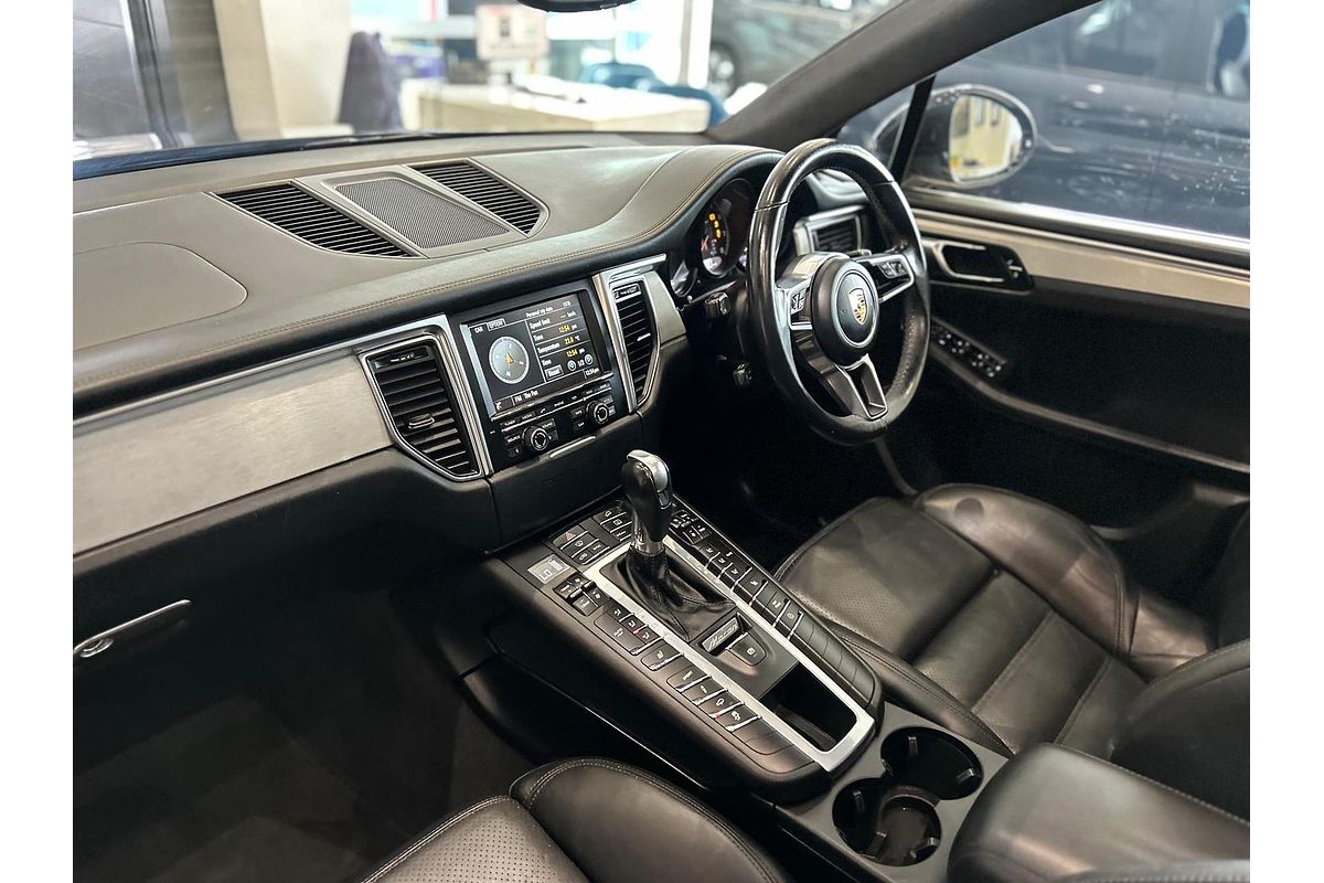 2015 Porsche Macan Turbo 95B