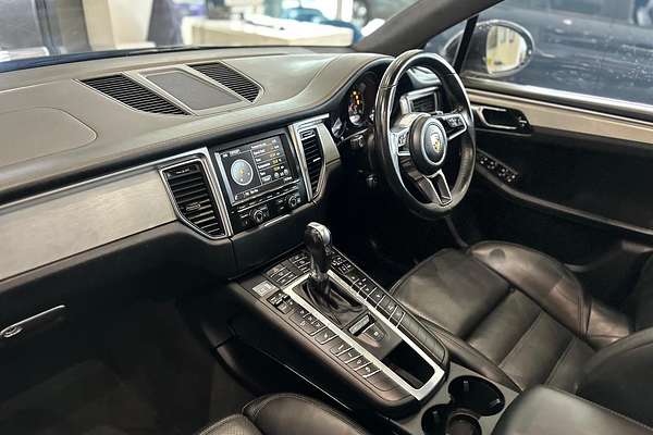 2015 Porsche Macan Turbo 95B