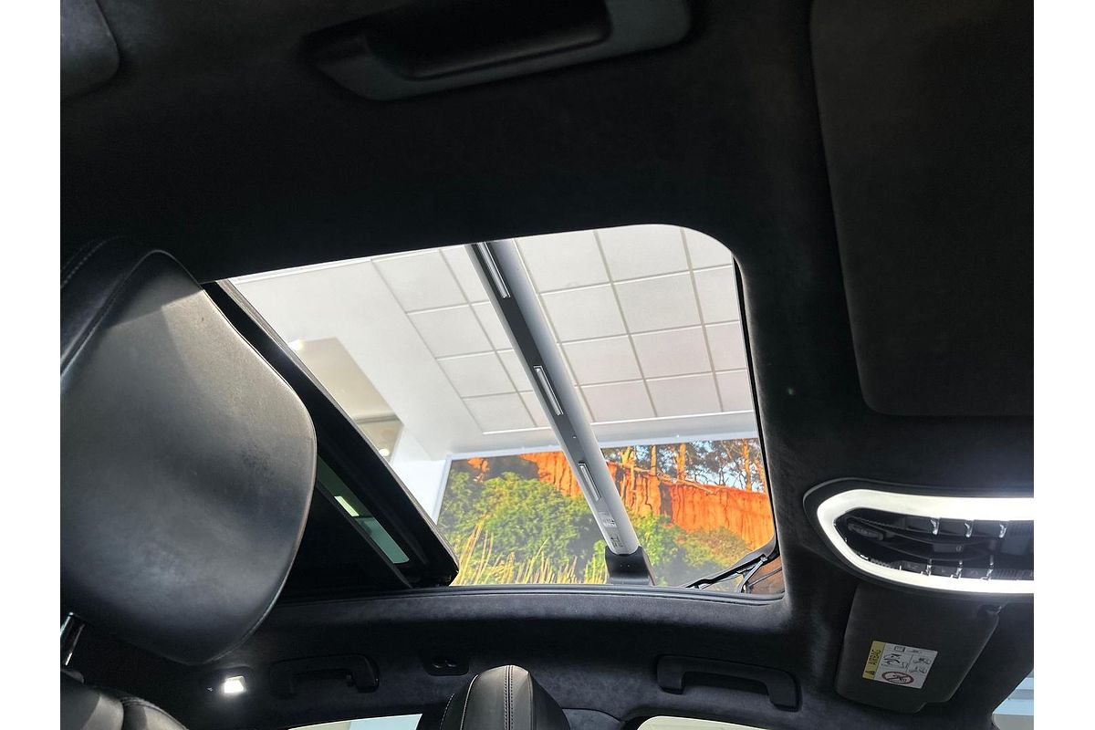 2015 Porsche Macan Turbo 95B