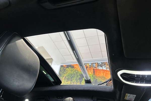 2015 Porsche Macan Turbo 95B