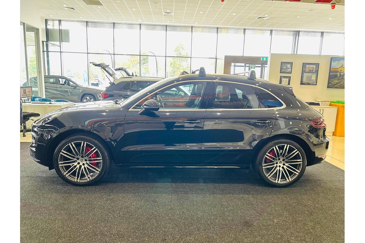 2015 Porsche Macan Turbo 95B