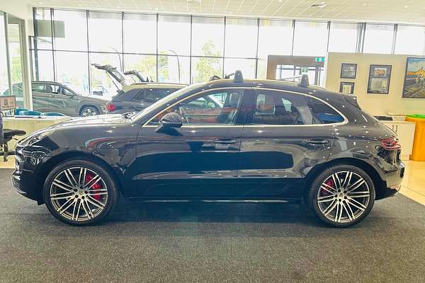 2015 Porsche Macan Turbo 95B