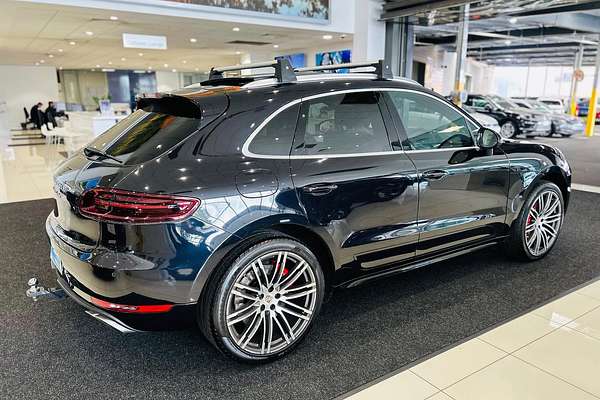 2015 Porsche Macan Turbo 95B