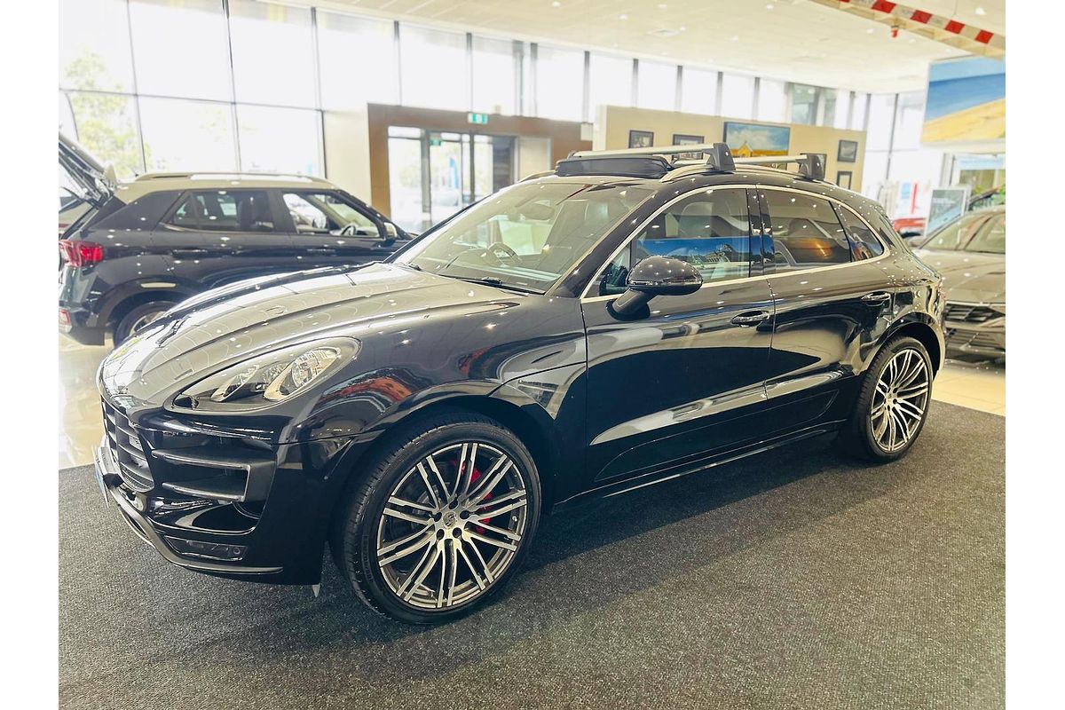 2015 Porsche Macan Turbo 95B