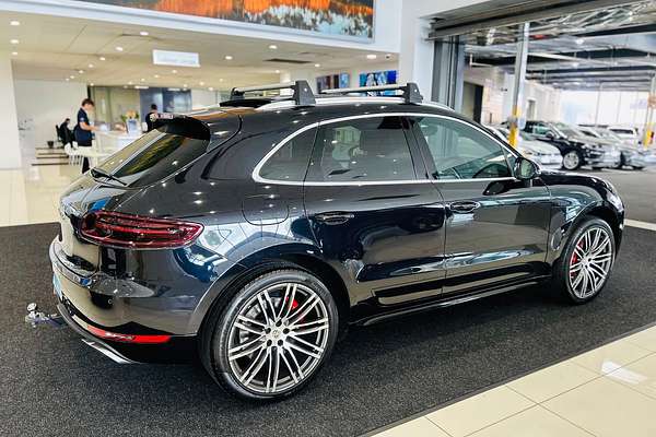 2015 Porsche Macan Turbo 95B