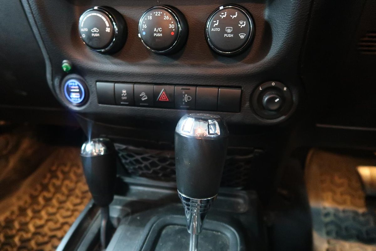 2014 Jeep Wrangler Unlimited Sport JK
