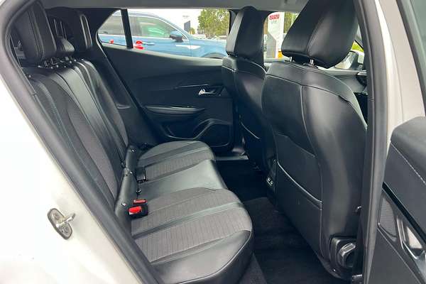 2021 Peugeot 2008 Allure P24